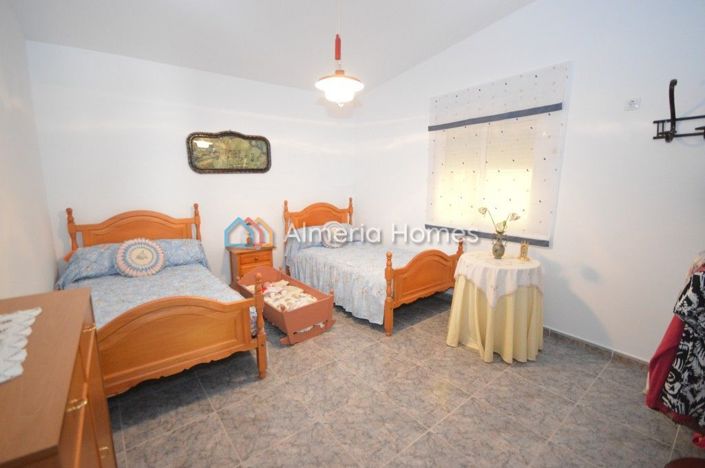 Image No.7-7 Bed Country House for sale