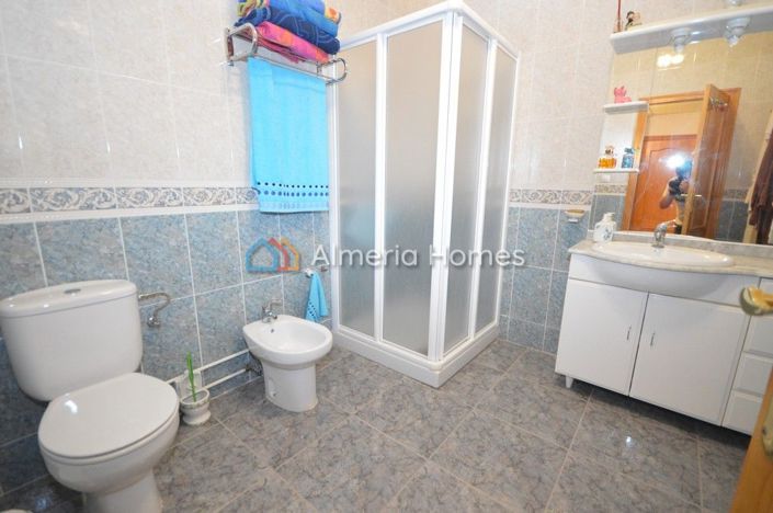 Image No.9-7 Bed Country House for sale