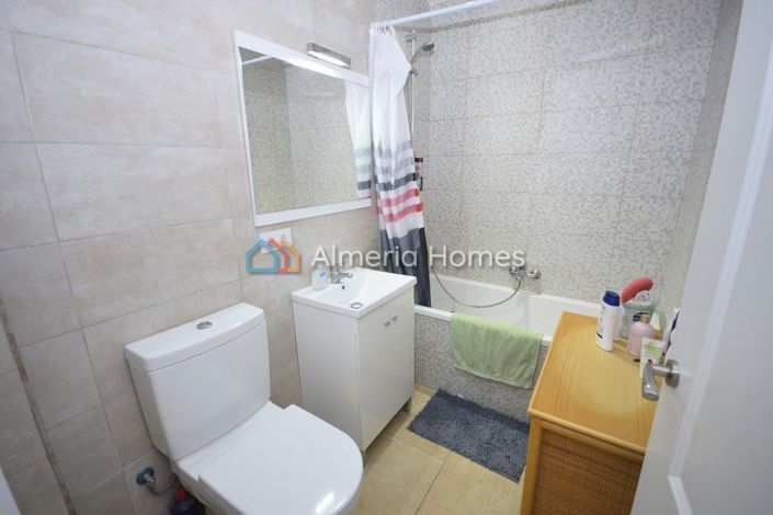 Image No.15-6 Bed Villa for sale