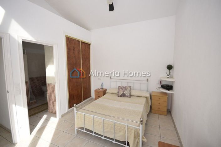 Image No.18-6 Bed Villa for sale