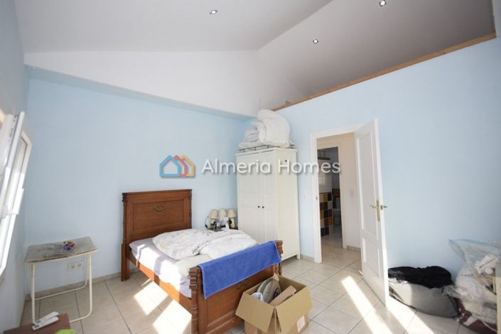 Image No.20-6 Bed Villa for sale