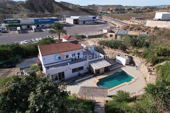 Image No.4-6 Bed Villa for sale