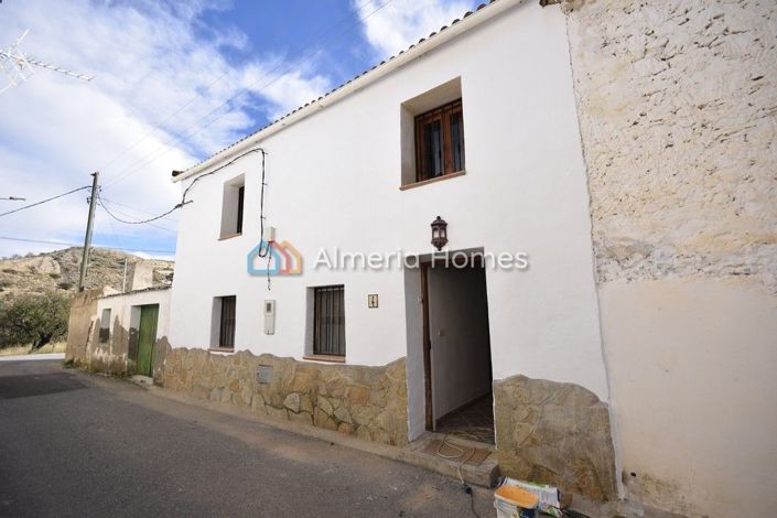 Image No.1-5 Bed Country House for sale