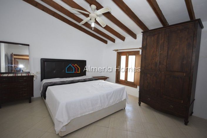 Image No.12-5 Bed Country House for sale