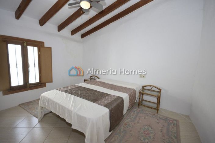 Image No.14-5 Bed Country House for sale