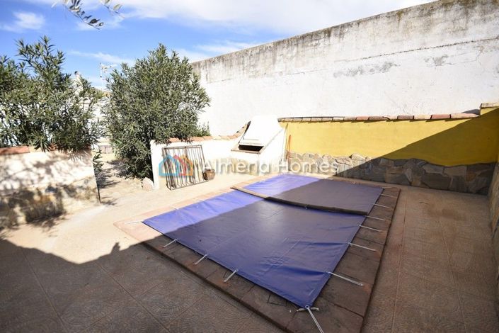 Image No.5-5 Bed Country House for sale