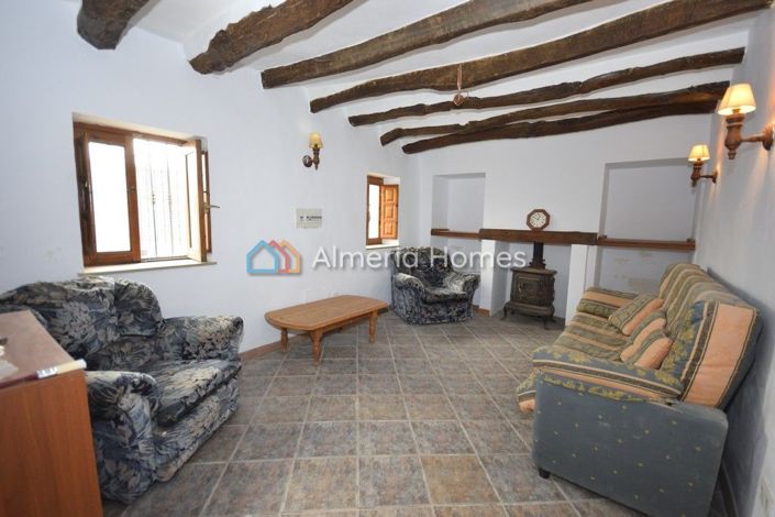 Image No.8-5 Bed Country House for sale
