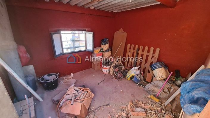 Image No.16-4 Bed Townhouse for sale