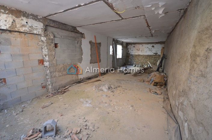 Image No.5-2 Bed Townhouse for sale