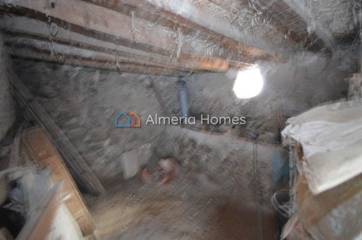 Image No.11-3 Bed Country House for sale