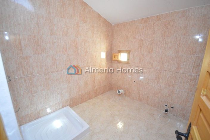 Image No.14-2 Bed Country House for sale