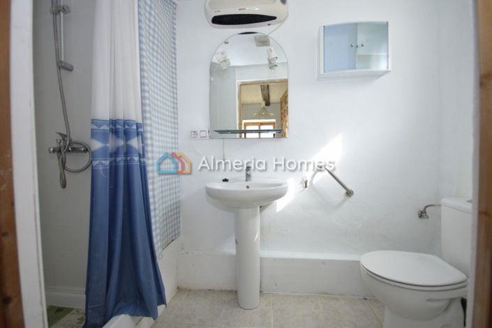 Image No.16-4 Bed Country House for sale