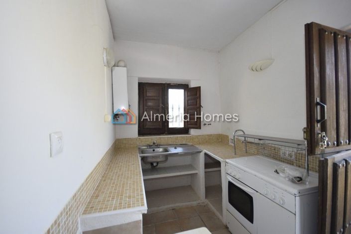 Image No.19-4 Bed Country House for sale