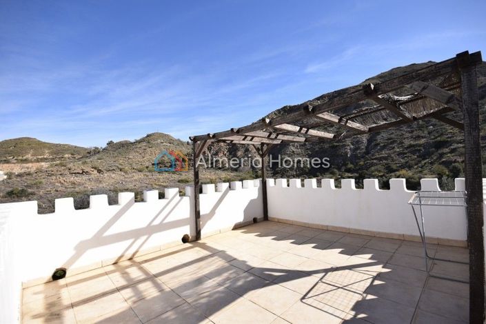 Image No.6-4 Bed Country House for sale