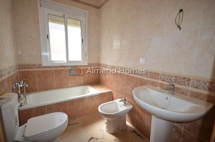 Image No.18-4 Bed Villa for sale