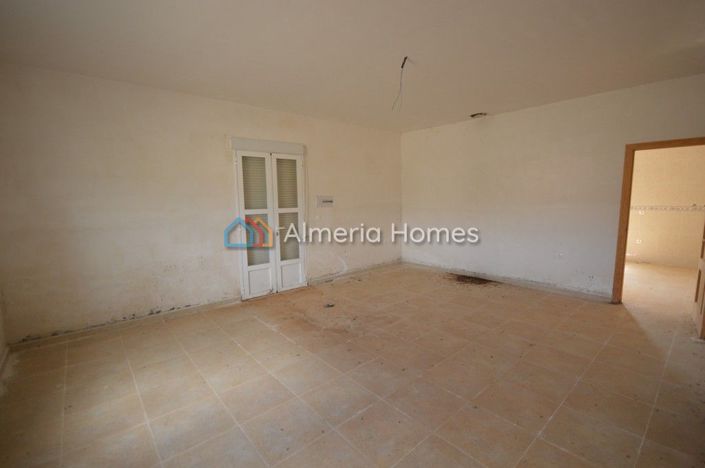 Image No.4-4 Bed Villa for sale