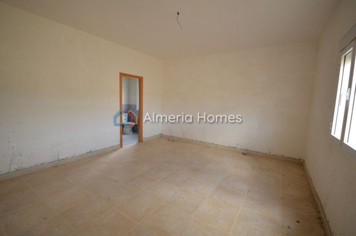 Image No.7-4 Bed Villa for sale