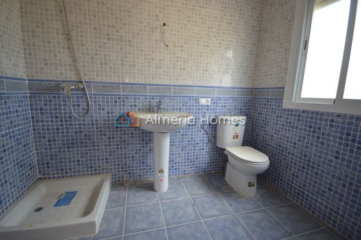 Image No.8-4 Bed Villa for sale