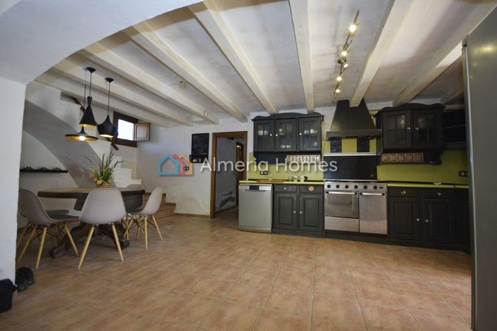 Image No.13-6 Bed Country House for sale