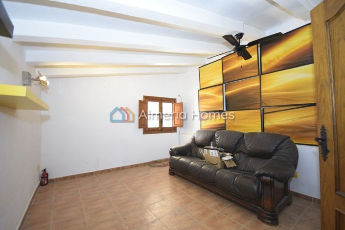 Image No.14-6 Bed Country House for sale