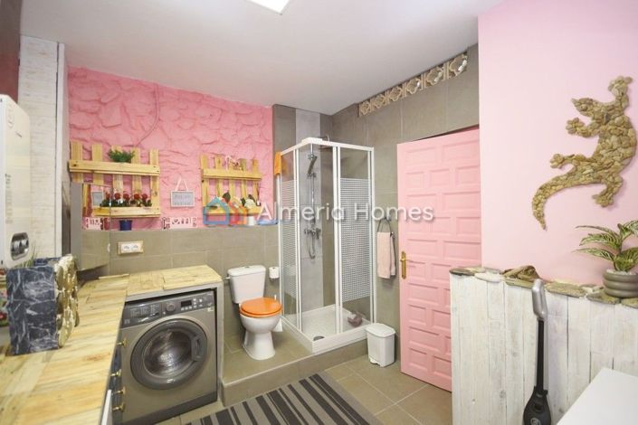 Image No.16-6 Bed Country House for sale