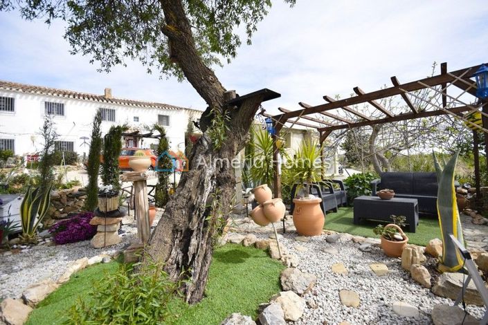 Image No.4-6 Bed Country House for sale