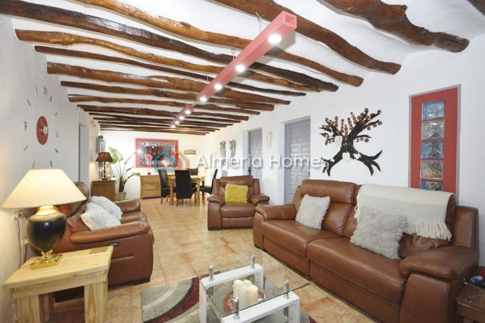 Image No.9-6 Bed Country House for sale