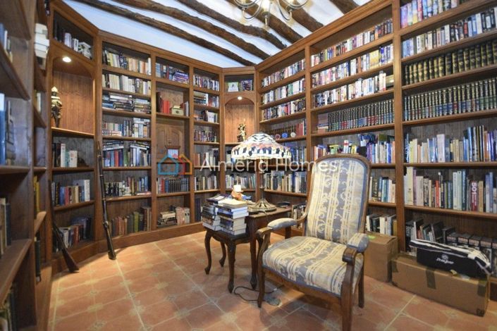 Image No.8-6 Bed Country House for sale