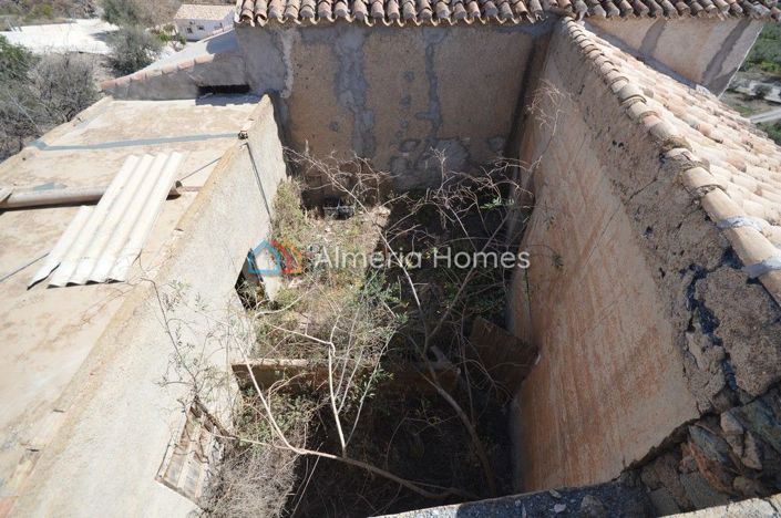 Image No.20-4 Bed Country House for sale