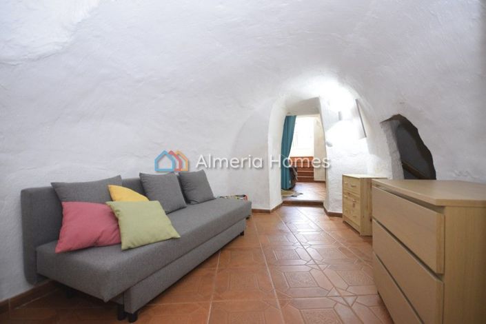 Image No.13-3 Bed House for sale