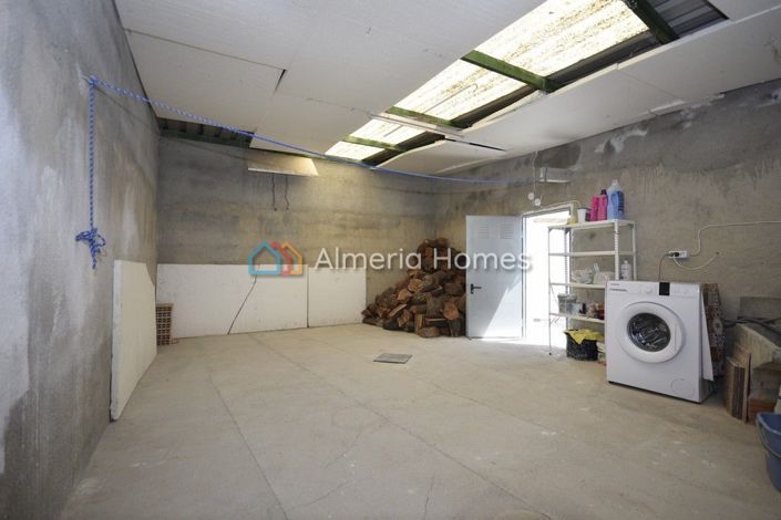 Image No.19-3 Bed House for sale