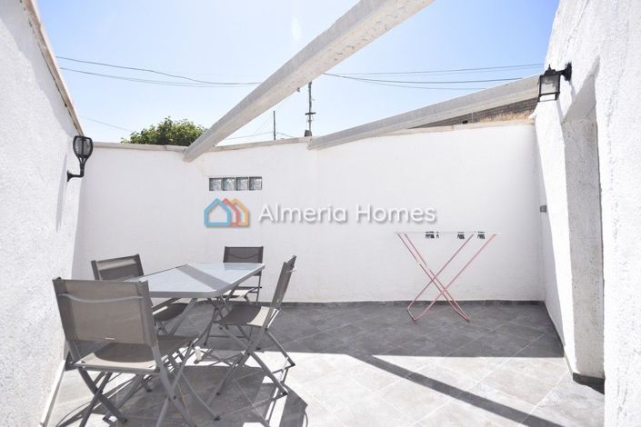 Image No.20-3 Bed House for sale