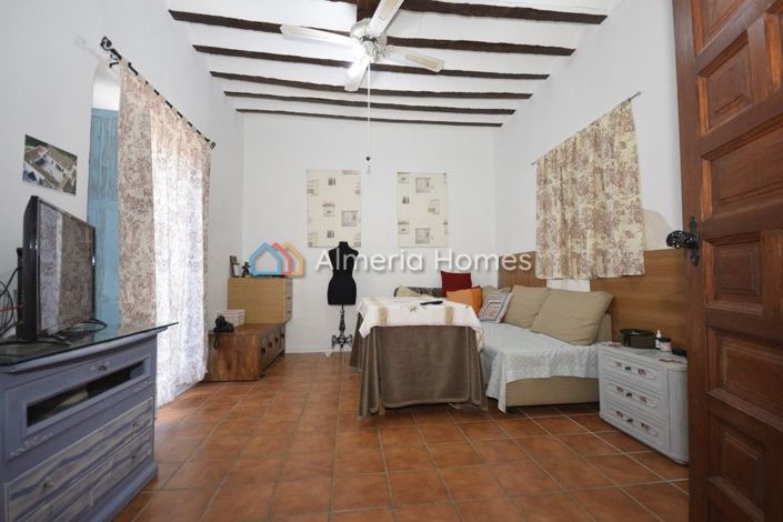 Image No.10-5 Bed Country House for sale