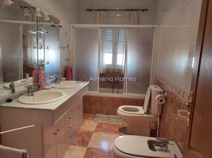 Image No.16-4 Bed Village House for sale