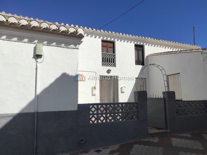 Image No.2-5 Bed Village House for sale