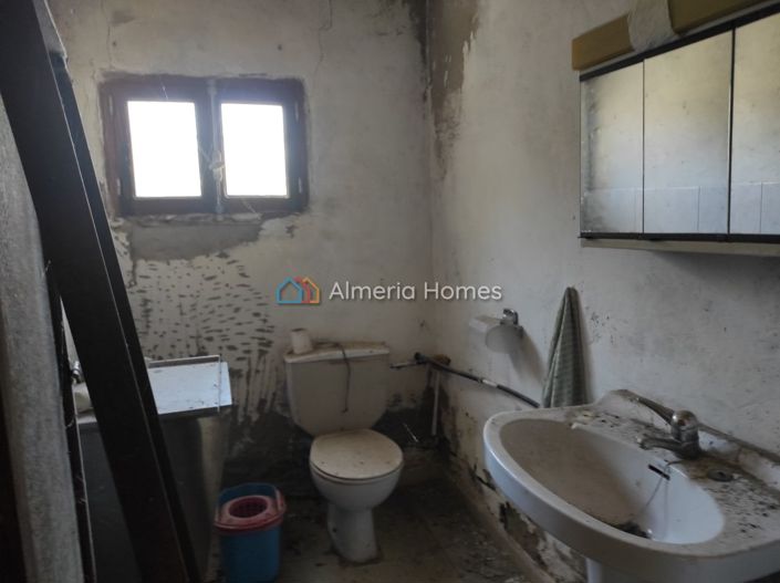 Image No.5-1 Bed Country House for sale