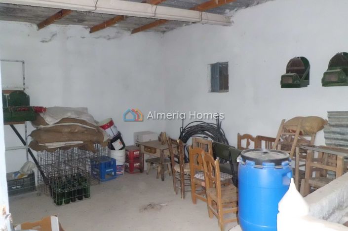 Image No.7-2 Bed Country House for sale