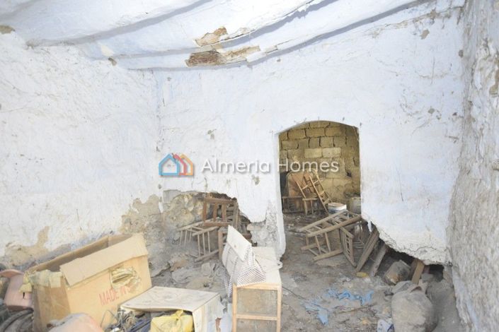 Image No.5-2 Bed Country House for sale