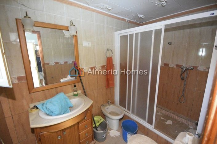 Image No.14-4 Bed Country House for sale