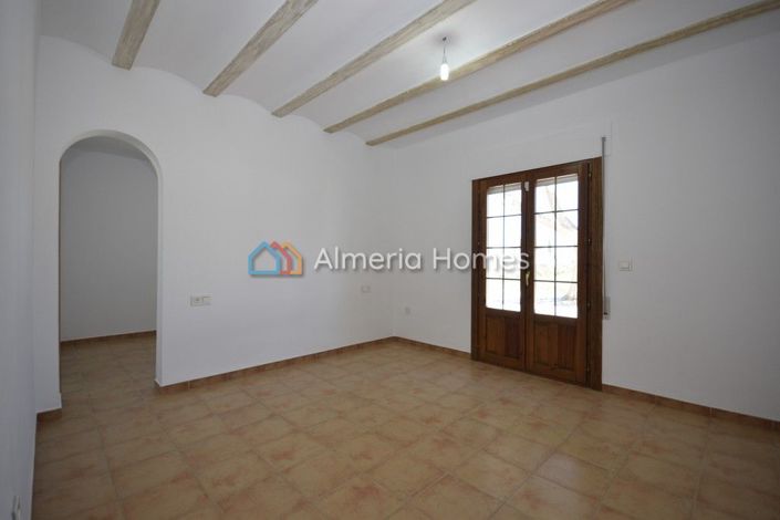 Image No.11-5 Bed Villa for sale