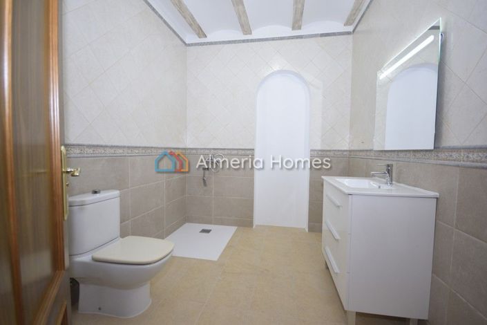 Image No.15-5 Bed Villa for sale