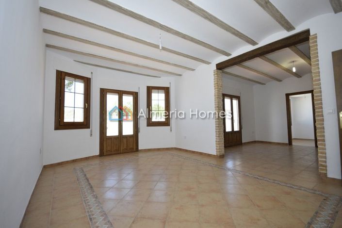 Image No.17-5 Bed Villa for sale