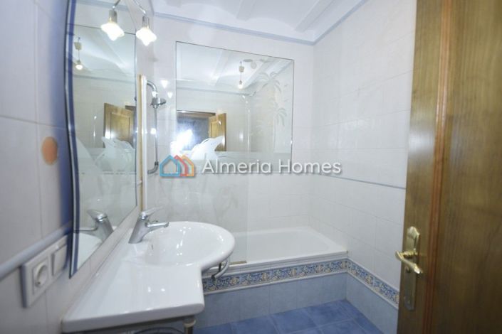 Image No.19-5 Bed Villa for sale