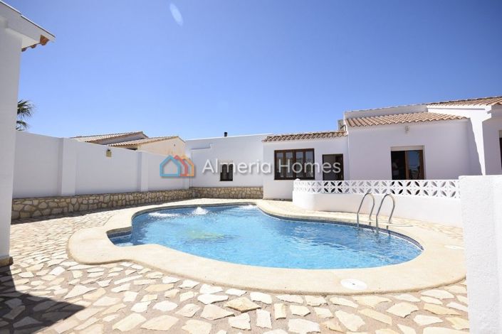 Image No.4-5 Bed Villa for sale