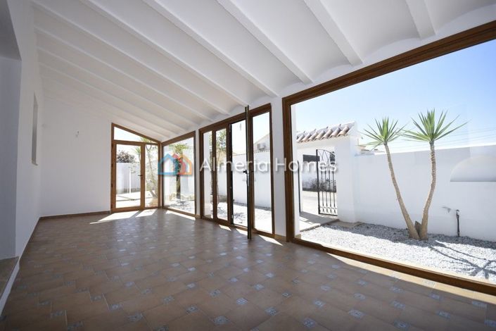 Image No.9-5 Bed Villa for sale