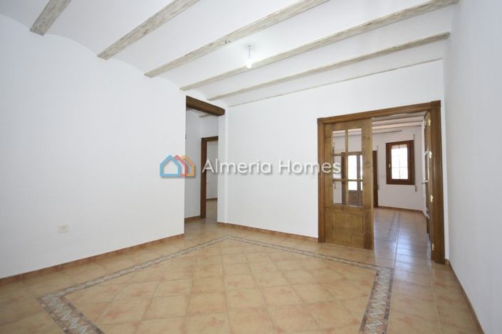 Image No.10-5 Bed Villa for sale