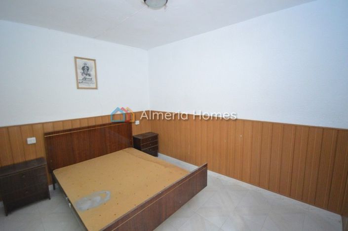 Image No.14-5 Bed Country House for sale