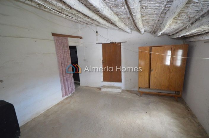 Image No.18-5 Bed Country House for sale