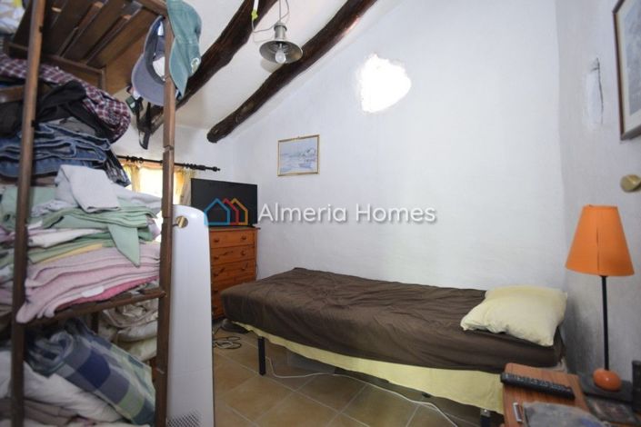 Image No.17-3 Bed Country House for sale