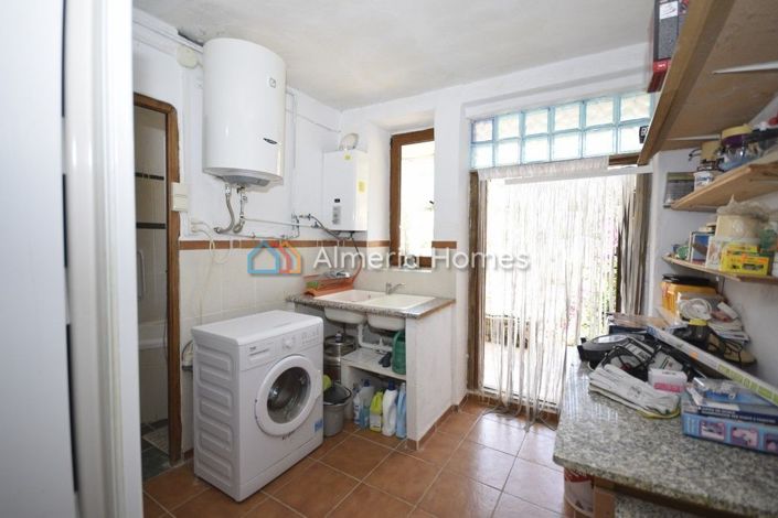 Image No.7-3 Bed Country House for sale